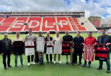 Verón recebe Bap e delegação do Flamengo antes de duelo decisivo contra o Estudiantes Verón recebe delegação rubro-negra na Argentina antes de confronto pela Libertadores