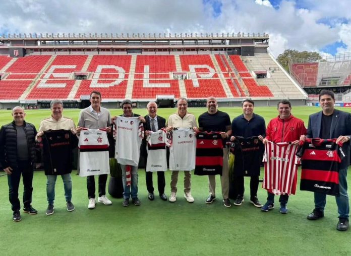 Verón recebe delegação rubro-negra na Argentina antes de confronto pela Libertadores