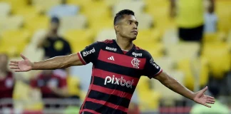 Alex Sandro marca e comemora o gol da vitória do Flamengo sobre o Corinthians pelo Copa do Brasil 2024