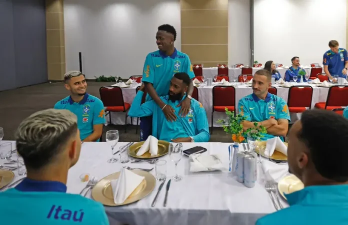 Ao lado de Andreas Pereira e Vini Jr, Gerson e Leo Ortiz se apresentam à Seleção Brasileira