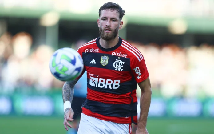 Léo Pereira em campo pelo Flamengo 2023