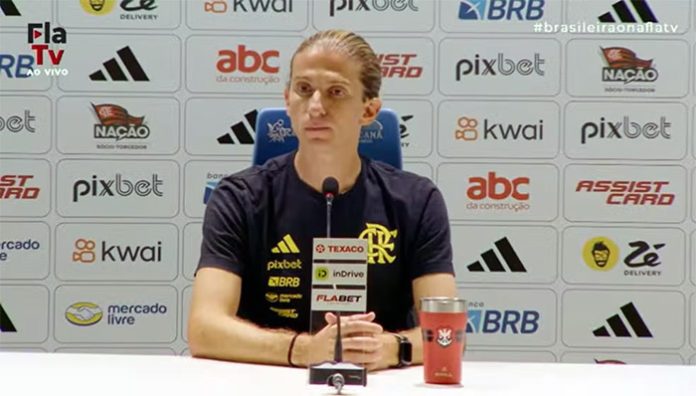 Filipe Luís concede entrevista após empate do Flamengo em 2x2 com o Vitória 2024