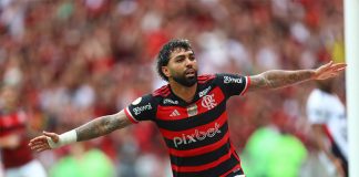 Gabigol comemora seu último gol com a camisa do Flamengo