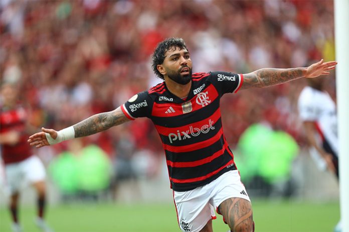 Gabigol comemora seu último gol com a camisa do Flamengo
