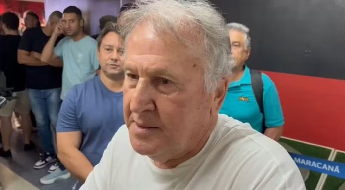 Zico na despedida de Adriano Imperador no Maracanã