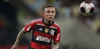 Everton Cebolinha em campo pelo Flamengo