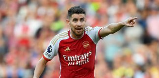 Jorginho em campo pelo Arsenal