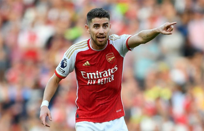 Jorginho em campo pelo Arsenal