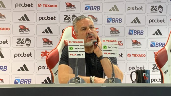 Jose-Boto-Entrevista-Coletiva-Flamengo-080125-2 flamengo, noticias, 2025, reforços, josé boto, pré-temporada, carioca, david luiz, gabigol, juninho, filipe luís, são paulo, inter miami, chase stadium, volta redonda