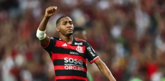 Lorran em campo pelo Flamengo