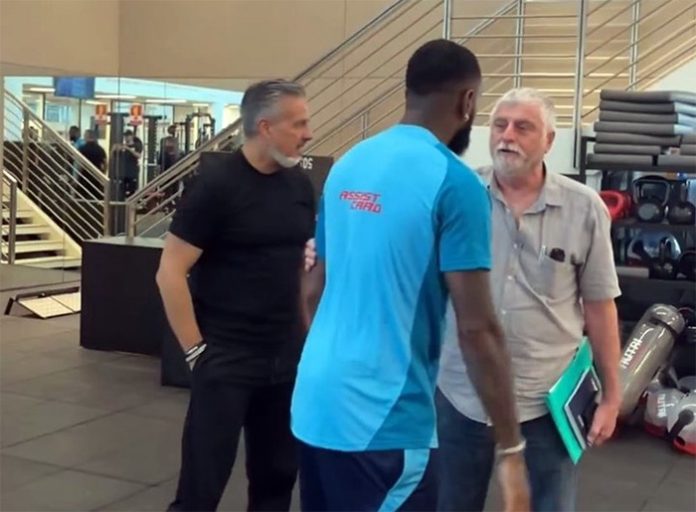 José Boto, Runco e Gerson, na reapresentação do elenco no Ninho do Urubu 2025