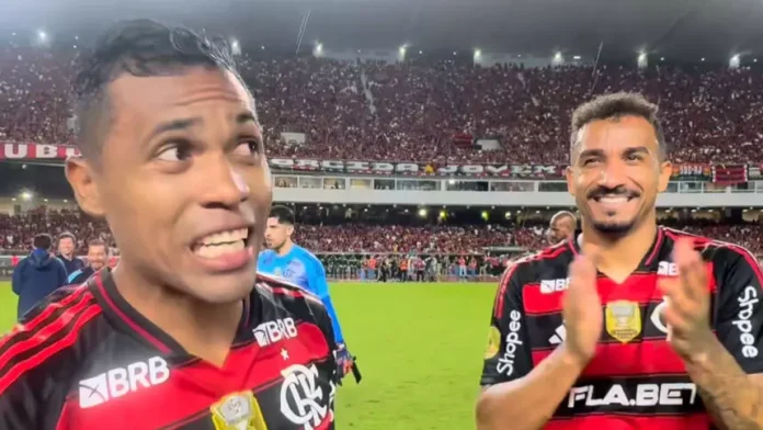 Alex Sandro e Danilo, após título do Flamengo na Supercopa do Brasil 2025