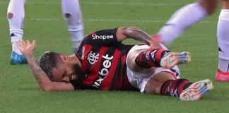 Michael se machuca no clássico contra o Vasco