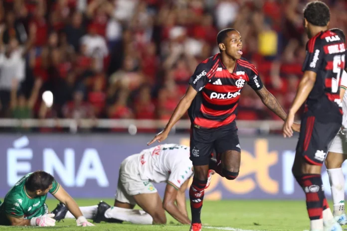 Wallace Yan marca pelo Flamengo contra a Portuguesa