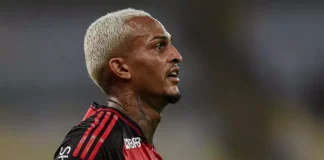 Wesley em campo pelo Flamengo