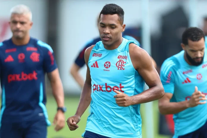 Alex-Sandro-Treino-Flamengo-Ninho-do-Urubu-2025-2 Alex Sandro em treino do Flamengo no Ninho do Urubu