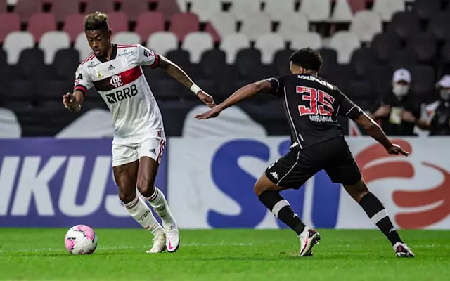 Bruno-Henrique-Flamengo-Vasco-Sao-Januario Bruno Henrique em campo no clássico entre Flamengo x Vasco em São Januário