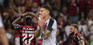 Bruno Henrique comemora gol contra o Vasco