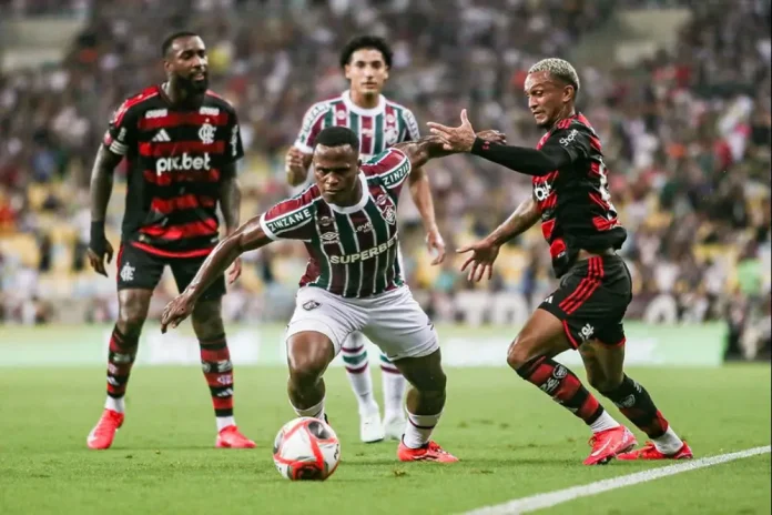 Gerson-Wesley-John-Arias-Flamengo-2-1-Fluminense-130325 Gerson e Wesley em campo no clássico contra o Fluminense
