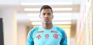 Alex Sandro lateral esquerdo do Flamengo, no Ninho do Urubu