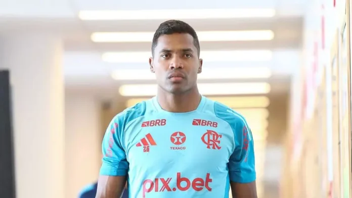 Alex-Sandro-Flamengo-2 Alex Sandro lateral esquerdo do Flamengo, no Ninho do Urubu