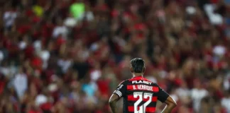 Bruno Henrique em campo pelo Flamengo