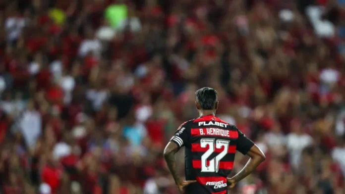 Bruno Henrique em campo pelo Flamengo