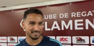 Danilo em entrevista na zona mista do Maracanã
