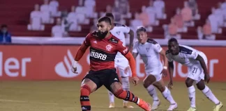 Gabigol marca para o Flamengo no confronto contra LDU