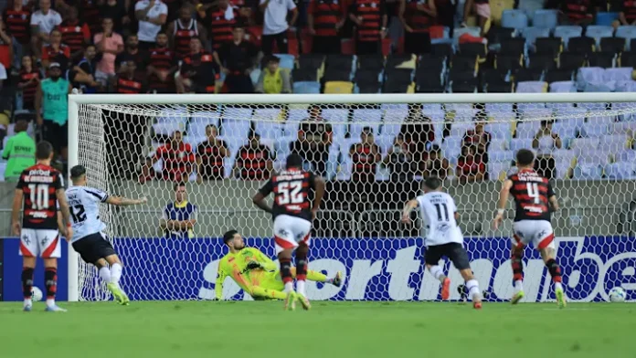 Central Córdoba marca de pênalti o 1º gol contra o Flamengo na Libertadores