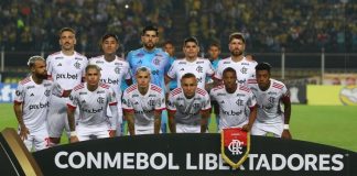 Time do Flamengo posa pra foto antes de bater o Deportivo Táchira pela Libertadores