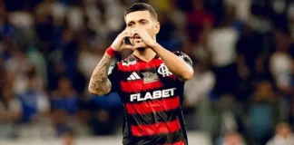 Arrascaeta comemora gol do Flamengo na derrota para o Cruzeiro