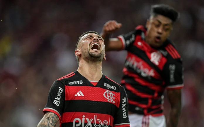 Arrascaeta marca o gol da vitória do Flamengo sobre o Bahia