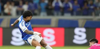 Gabigol marca o gol da vitória do Cruzeiro sobre o Flamengo