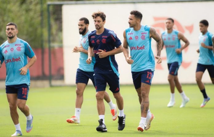 Rodrigo-Caio-Danilo-Arrascaeta-Juninho-Treino-Ninho-do-Urubu-2025 Arrascaeta, Rodrigo Caio, Danilo e demais jogadores no Ninho do Urubu