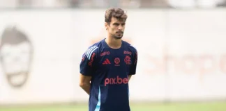 Novo auxiliar técnico fixo do Flamengo, Rodrigo Caio já trabalha no Ninho do Urubu