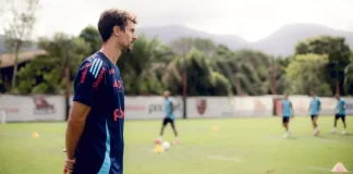 Rodrigo Caio em treino do Flamengo no Ninho do Urubu