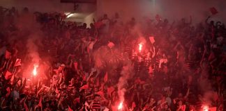 Torcida do Flamengo presente no Maracanã contra o Deportivo Táchira