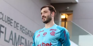 Matías Viña em treino do Flamengo no Ninho do Urubu