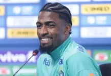Alexsandro em entrevista na Seleção Brasileira