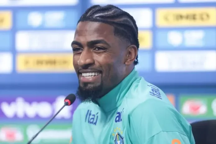 Alexsandro em entrevista na Seleção Brasileira