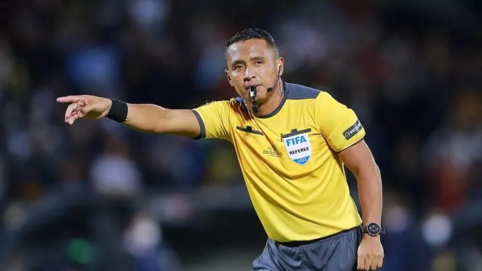 Arbitro-Ivan-Barton Árbitro Iván Barton