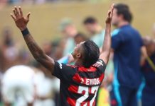 Bruno Henrique marca o 1º gol do Flamengo na vitória sobre o Chelsea