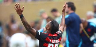Bruno Henrique marca o 1º gol do Flamengo na vitória sobre o Chelsea