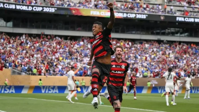 Bruno Henrique marca o 1º gol do Flamengo na vitória sobre o Chelsea