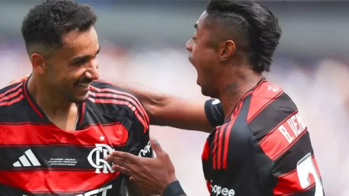 Danilo e Bruno Henrique na vitória do Flamengo sobre o Chelsea