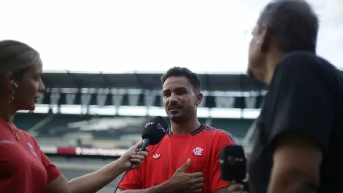 Danilo em entrevista a Flamengo TV com Dani Boaventura e João Guilherme