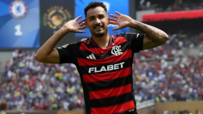 Danilo comemora o 2º gol do Flamengo na vitória sobre o Chelsea