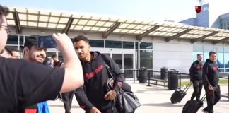 Danilo e jogadores no desembarque nos EUA