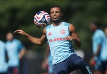 De la Cruz em treino do Flamengo em Atlantic City